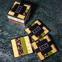 Afbeelding in Gallery-weergave laden, Pick Your Own 4 Flavors Box