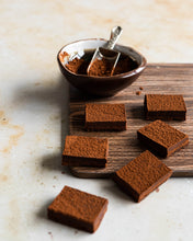 Afbeelding in Gallery-weergave laden, Divine Maia Chocolates Mini Original