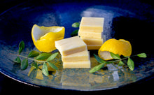 Afbeelding in Gallery-weergave laden, Divine Maia Chocolates Yuzu