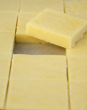 Afbeelding in Gallery-weergave laden, Divine Maia Chocolates Yuzu