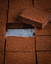 Afbeelding in Gallery-weergave laden, Divine Maia Chocolates Original