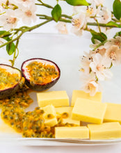 Afbeelding in Gallery-weergave laden, Divine Maia Chocolates Passion Fruit
