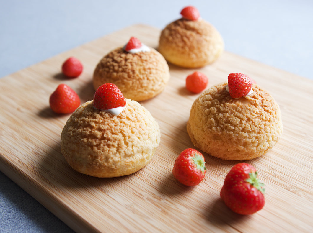 Divine Maia Chocolates Crispy Cream Puffs Strawberry