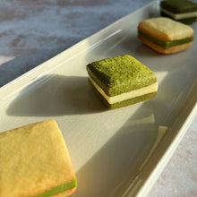 Load image into Gallery viewer, Divine Maia Chocolates Nama Cookies Matcha/Yuzu (5 stuks) PRE-ORDER *UITVERKOCHT*
